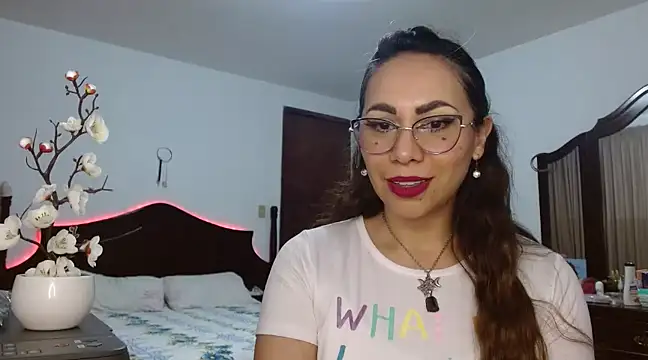 Snapshot of AloLovely_ chatting on 11, 2, 2025 AloLovely online show from 11, 2, 2025