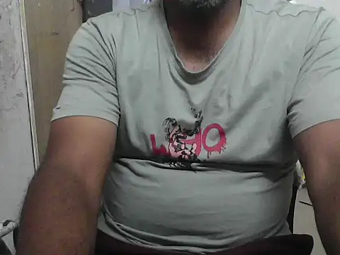 Snapshot of awesomeroc123 chatting on 21, 12, 2025 awesomeroc123 online show from 21, 12, 2025