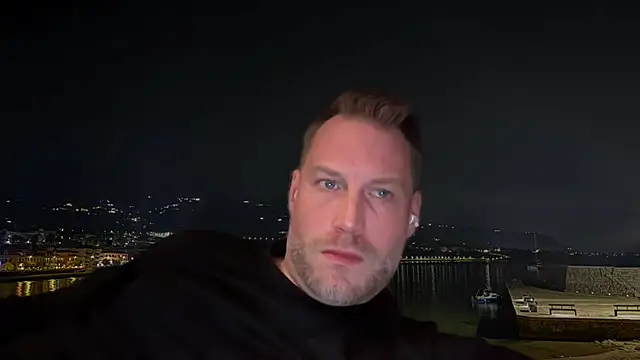 Snapshot of Christian87xxx chatting on 5, 2, 2025 Christian87xxx online show from 5, 2, 2025