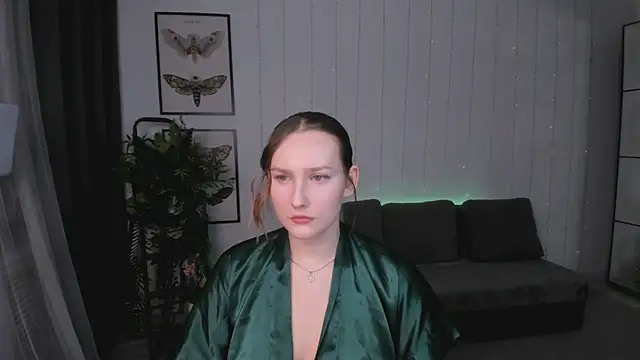 Snapshot of MaryWaddell chatting on 2, 2, 2025 MaryWaddell online show from 2, 2, 2025