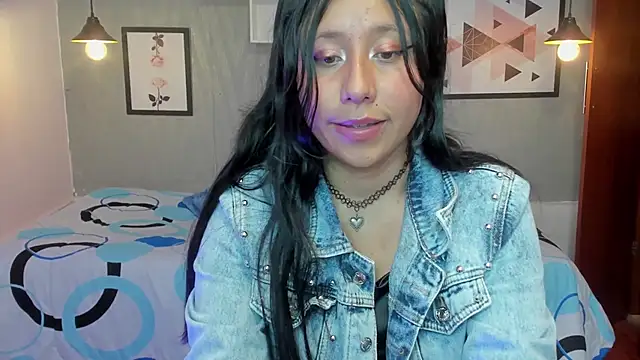 Nohemi louse online show from 22, 2, 2025