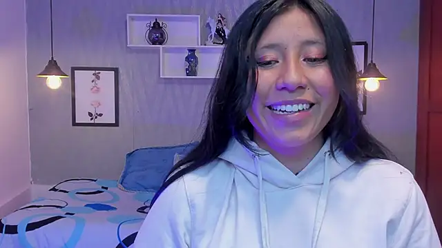 Nohemi louse online show from 25, 2, 2025