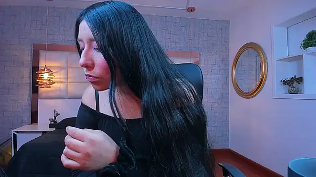 Snapshot of Nohemi_louse chatting on 25, 4, 2026 Nohemi louse online show from 25, 4, 2026