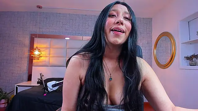 Snapshot of Nohemi_louse chatting on 26, 4, 2026 Nohemi louse online show from 26, 4, 2026