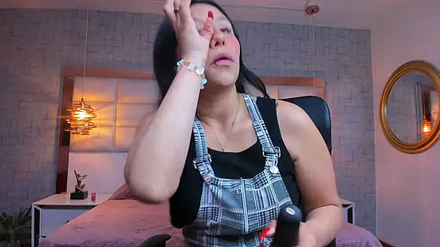 Snapshot of Nohemi_louse chatting on 27, 5, 2026 Nohemi louse online show from 27, 5, 2026