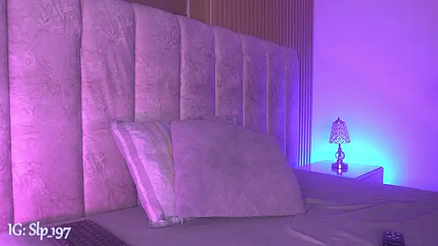 sara lopee1 online show from 14, 4, 2026