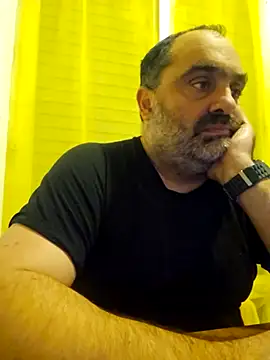 Snapshot of fuocovivo4 chatting on 6, 11, 2025 fuocovivo4 online show from 6, 11, 2025