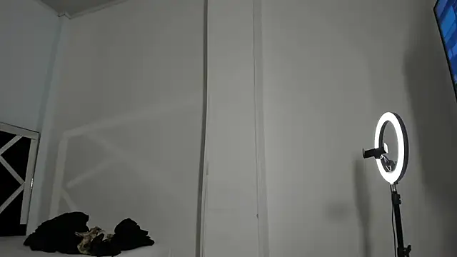 Snapshot of Annyrosee chatting on 8, 2, 2025 Annyrosee online show from 8, 2, 2025
