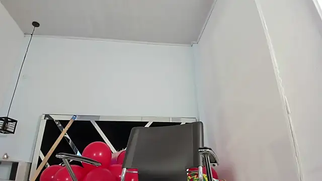 Snapshot of Annyrosee chatting on 18, 2, 2025 Annyrosee online show from 18, 2, 2025