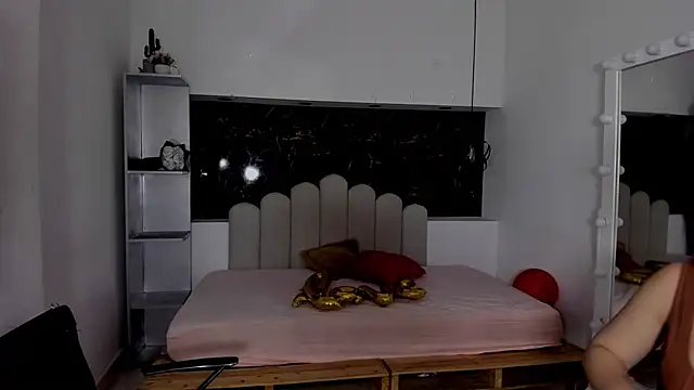 Annyrosee online show from 19, 2, 2026