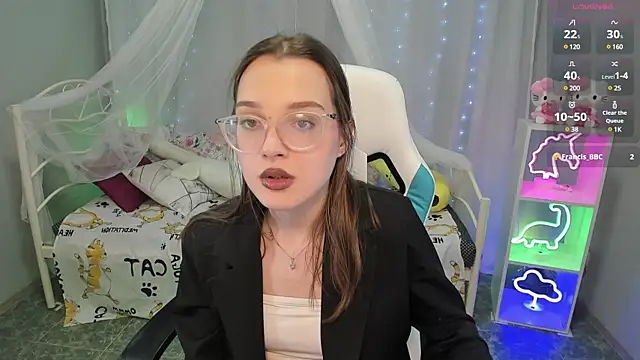 kaisajenner online show from 8, 2, 2025