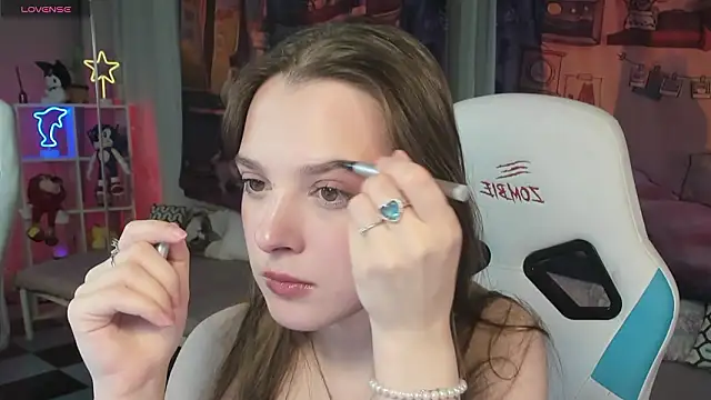 kaisajenner online show from 2, 2, 2026