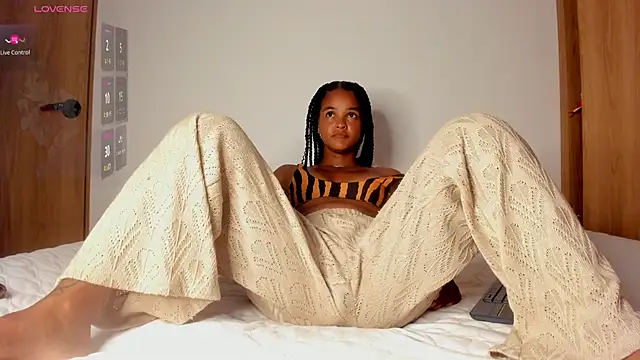 curly sweett1 online show from 28, 9, 2025