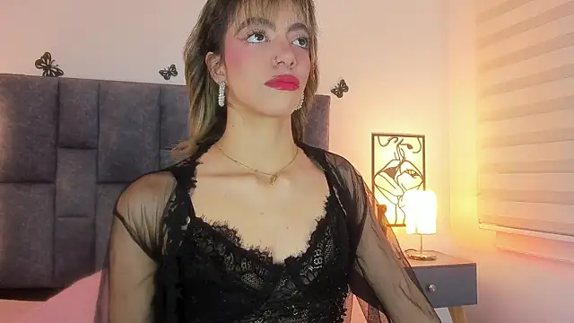 Snapshot of Violetta_Ficher chatting on 20, 9, 2025 Violetta Ficher online show from 20, 9, 2025