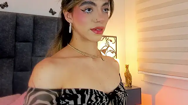 Snapshot of Violetta_Ficher chatting on 28, 9, 2025 Violetta Ficher online show from 28, 9, 2025