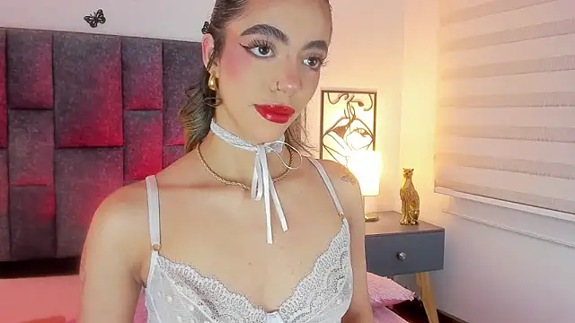 Snapshot of Violetta_Ficher chatting on 3, 10, 2025 Violetta Ficher online show from 3, 10, 2025