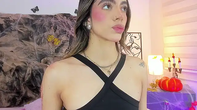 Snapshot of Violetta_Ficher chatting on 18, 10, 2025 Violetta Ficher online show from 18, 10, 2025