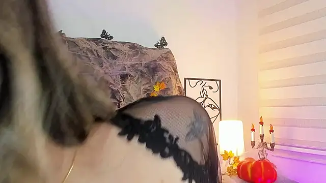 Snapshot of Violetta_Ficher chatting on 29, 10, 2025 Violetta Ficher online show from 29, 10, 2025