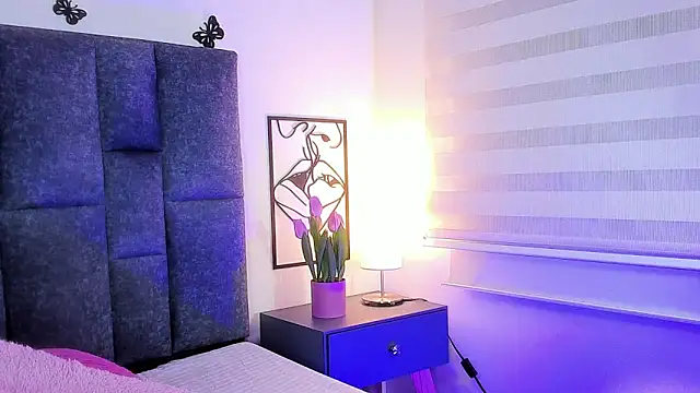 Snapshot of Violetta_Ficher chatting on 13, 11, 2025 Violetta Ficher online show from 13, 11, 2025