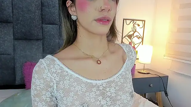 Snapshot of Violetta_Ficher chatting on 14, 11, 2025 Violetta Ficher online show from 14, 11, 2025