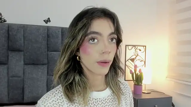 Snapshot of Violetta_Ficher chatting on 19, 11, 2025 Violetta Ficher online show from 19, 11, 2025