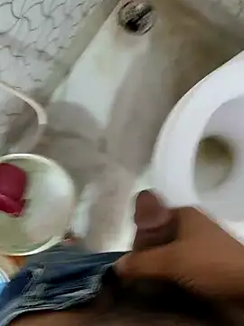 Snapshot of sethgamble000777 chatting on 8, 3, 2025 sethgamble000777 online show from 8, 3, 2025