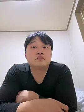 Snapshot of offwhite777 chatting on 9, 2, 2025 offwhite777 online show from 9, 2, 2025