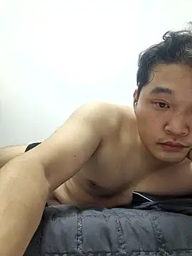 Snapshot of offwhite777 chatting on 12, 11, 2025 offwhite777 online show from 12, 11, 2025