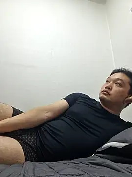 Snapshot of offwhite777 chatting on 1, 12, 2025 offwhite777 online show from 1, 12, 2025