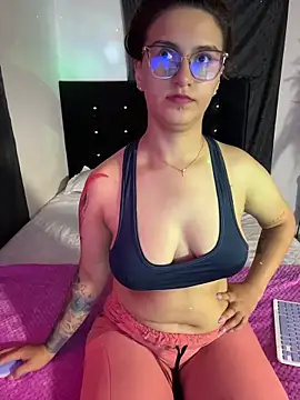 Emma Giraldo online show from 18, 6, 2026