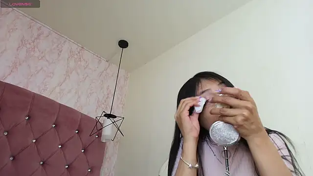 Snapshot of Raichell_ chatting on 28, 10, 2025 Raichell online show from 28, 10, 2025