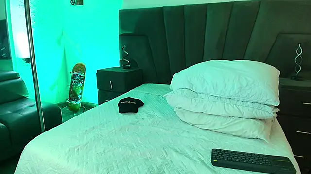 JhoanLeandro online show from 8, 2, 2025