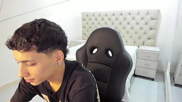 JhoanLeandro online show from 10, 11, 2025