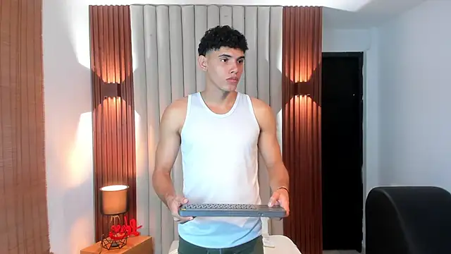 Snapshot of Justin_mack chatting on 5, 3, 2025 Justin mack online show from 5, 3, 2025