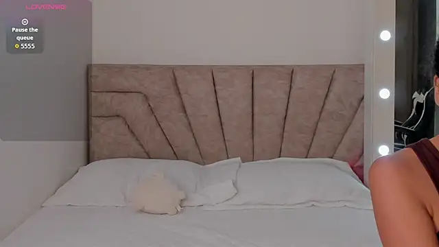 leahaltomm online show from 11, 11, 2025