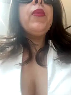 Snapshot of laarti chatting on 10, 9, 2025 laarti online show from 10, 9, 2025