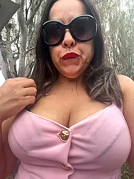 Snapshot of laarti chatting on 16, 9, 2025 laarti online show from 16, 9, 2025