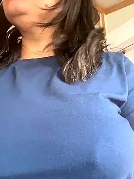 Snapshot of laarti chatting on 5, 10, 2025 laarti online show from 5, 10, 2025