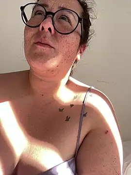 Snapshot of SweetRomina chatting on 3, 3, 2026 SweetRomina online show from 3, 3, 2026