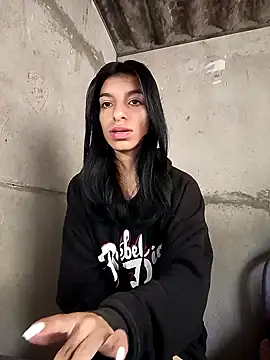 Snapshot of Ariell_Kieran chatting on 8, 2, 2025 Ariell Kieran online show from 8, 2, 2025