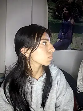 Snapshot of Ariell_Kieran chatting on 10, 10, 2025 Ariell Kieran online show from 10, 10, 2025