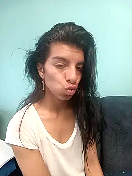 Snapshot of Ariell_Kieran chatting on 21, 10, 2025 Ariell Kieran online show from 21, 10, 2025