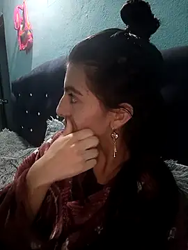 Snapshot of Ariell_Kieran chatting on 6, 11, 2025 Ariell Kieran online show from 6, 11, 2025