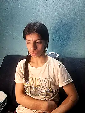 Snapshot of Ariell_Kieran chatting on 20, 11, 2025 Ariell Kieran online show from 20, 11, 2025