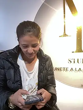 Andrea18 blonde online show from 28, 2, 2025