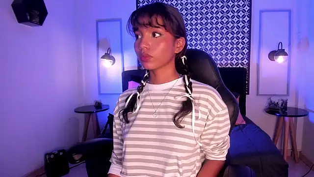 Snapshot of Gigi_Strawberry chatting on 14, 3, 2025 Gigi Strawberry online show from 14, 3, 2025