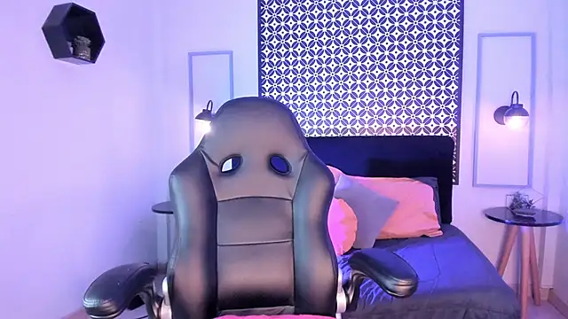 Snapshot of Gigi_Strawberry chatting on 19, 3, 2025 Gigi Strawberry online show from 19, 3, 2025