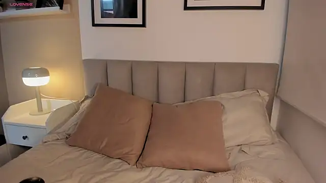 Snapshot of Gigi_Strawberry chatting on 19, 9, 2025 Gigi Strawberry online show from 19, 9, 2025