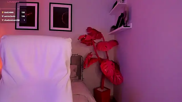 Gigi Strawberry online show from 15, 2, 2026