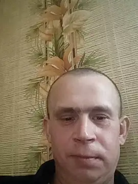 Snapshot of alex_brow_n chatting on 4, 2, 2025 alex brow n online show from 4, 2, 2025
